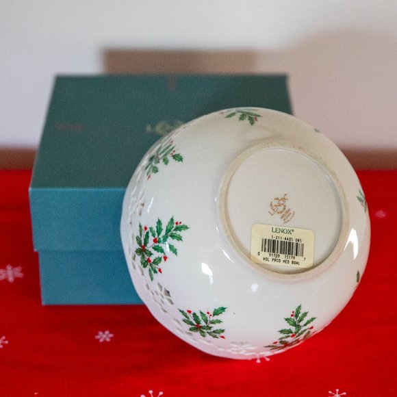 Lenox Holiday Bowl - Picture 3 of 9